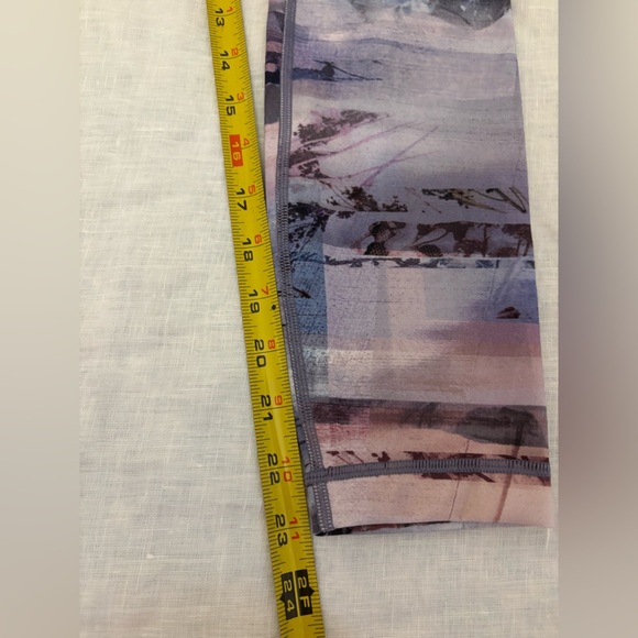 Lululemon Wunder Under Purple Pattern Leggings Size 2 - Picture 8 of 8